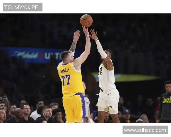 东契奇加盟洛杉矶湖人续约引发NBA震动球迷期待新赛季表现