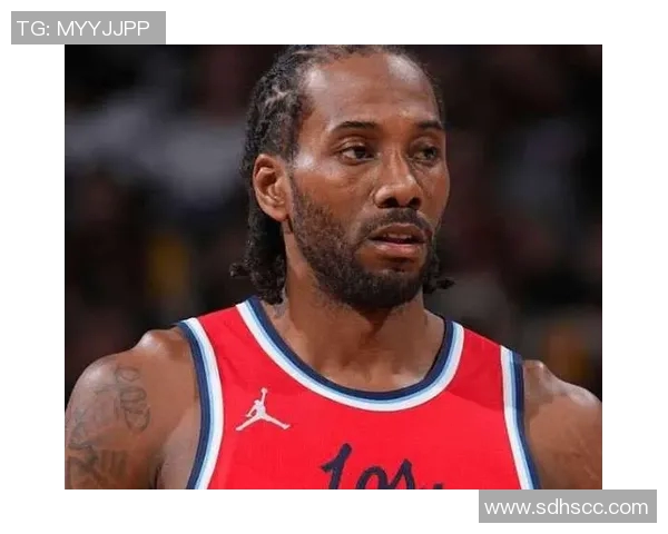 快船：伦纳德因脚踝扭伤缺席对阵绿军比赛，且他伤不只是脚踝