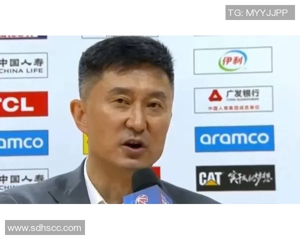 主动示好，广东新援或曝光，28岁，中锋，晒广东球衣，曾和杜锋合作